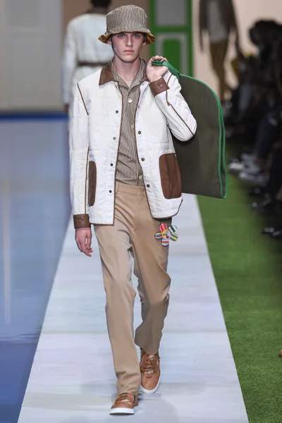 Look 26